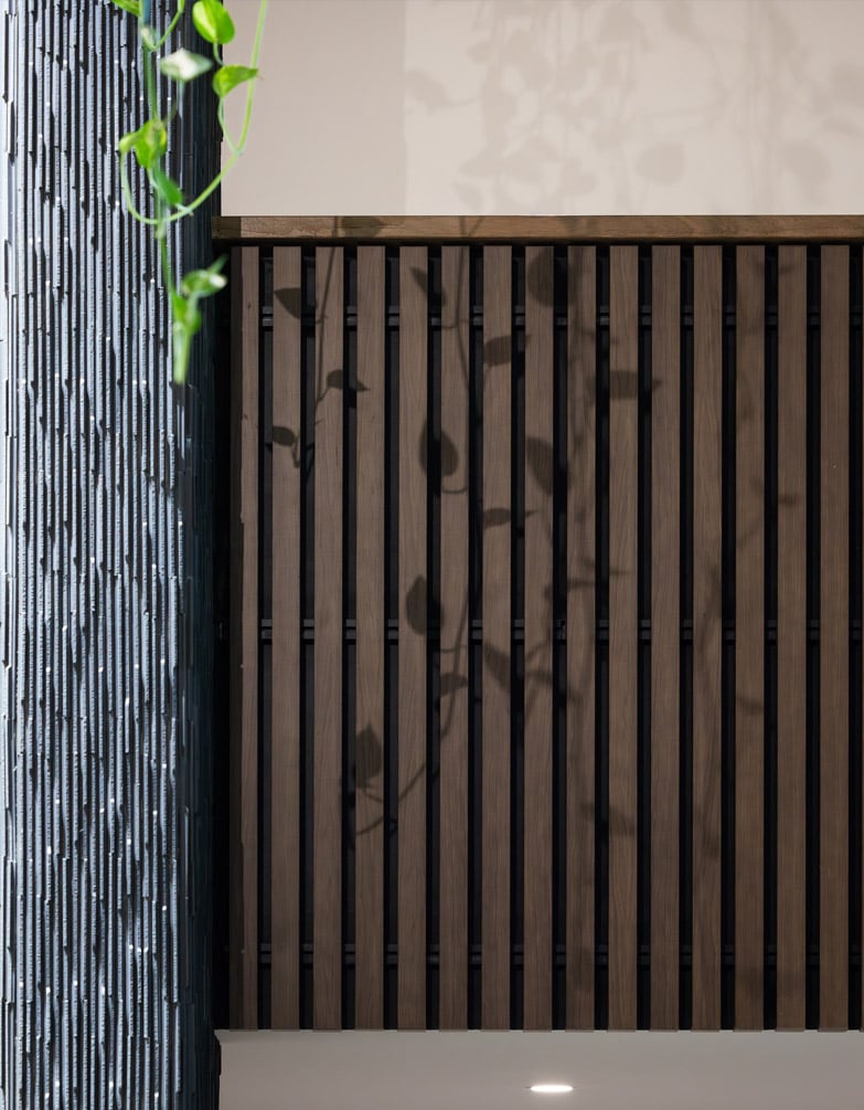 Belverdere-Main-Beach Wood Finish Aluminium