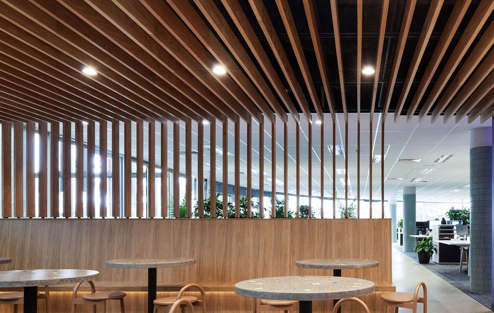 click-on-screens-for-jacaranda-finance-office-fitout_03