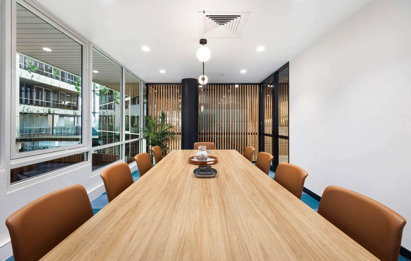 click-on-screens-for-jacaranda-finance-office-fitout_05