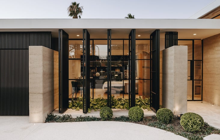 Operable facade screening