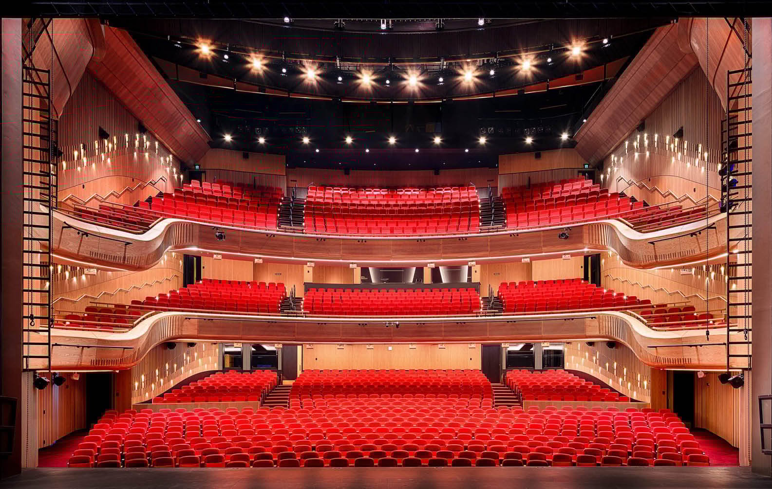 her-majestys-theatre_03