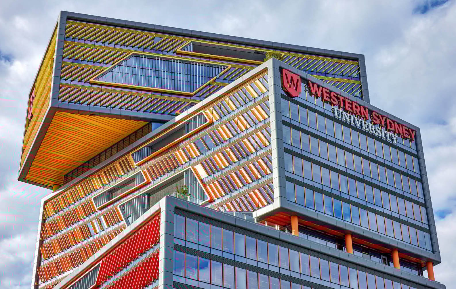timber-ceiling-angles-at-western-sydney-university_03
