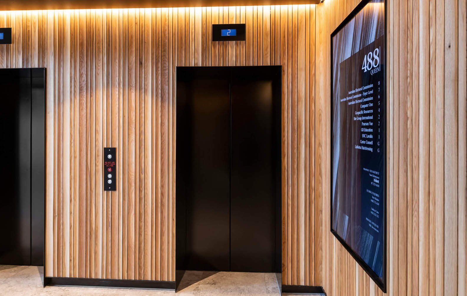 timber-feature-walls-of-488-queen-street_12